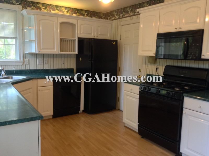 2721 Marilona Dr - Photo 3 of 12