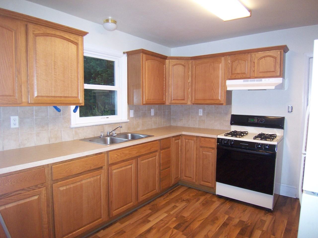 201 Woodland View Dr - Photo 2 of 7