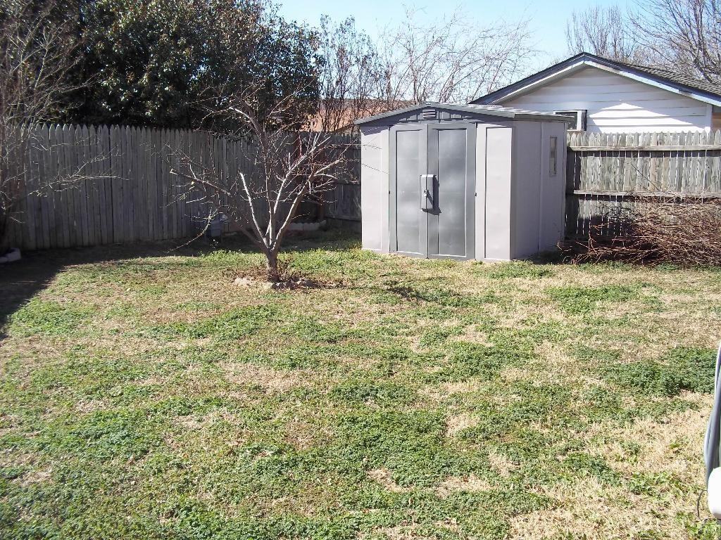 9317 Mayview Cir - Photo 2 of 8