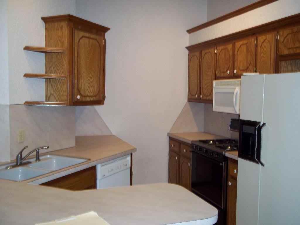 9317 Mayview Cir - Photo 3 of 8