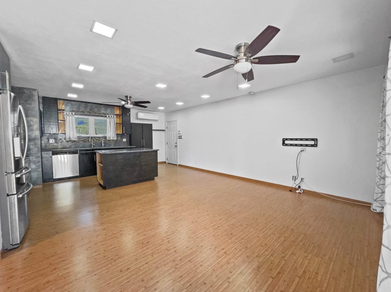 736 North Kuakini Street - Photo 2 of 21