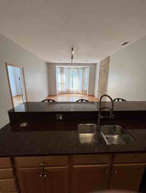 6647 S Maryland Ave #2w - Photo 5 of 17