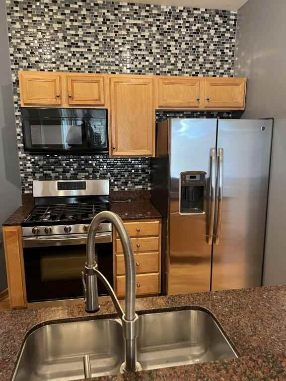 6647 S Maryland Ave #2w - Photo 7 of 17