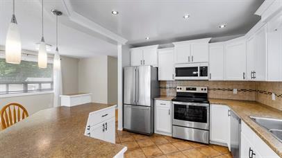 82 Rykert St Uppr - Photo 3 of 12