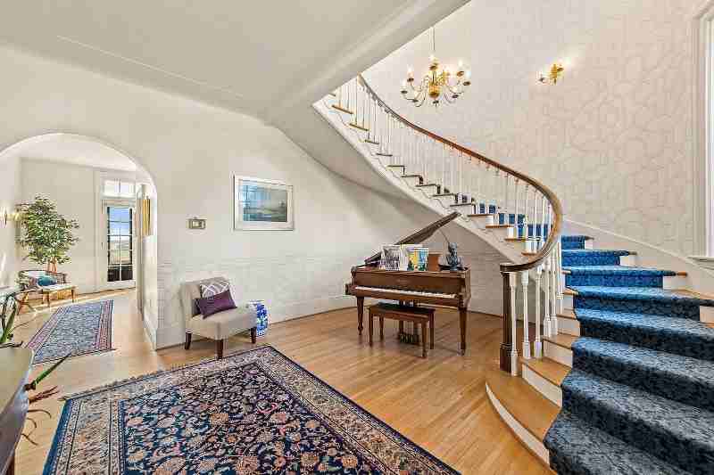 385 Sherwood Ave #4 - Photo 3 of 41