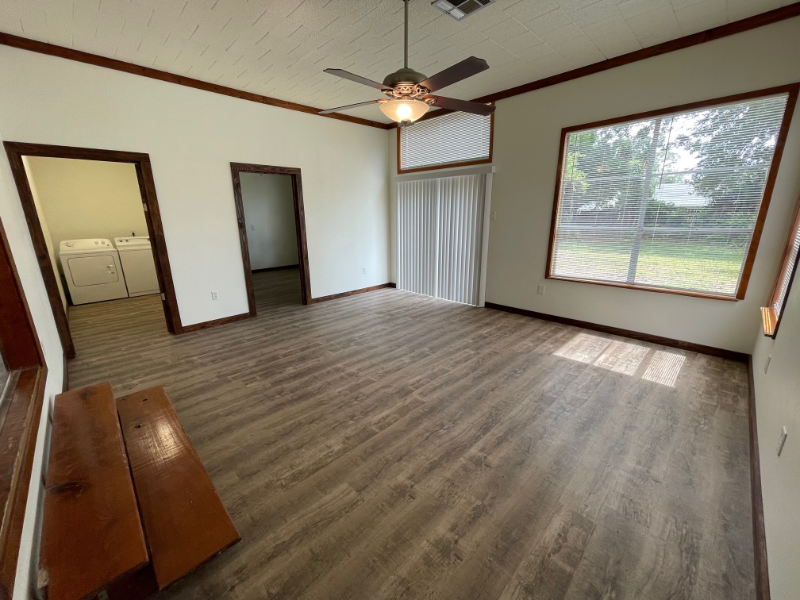 222 Utah St - Photo 2 of 19