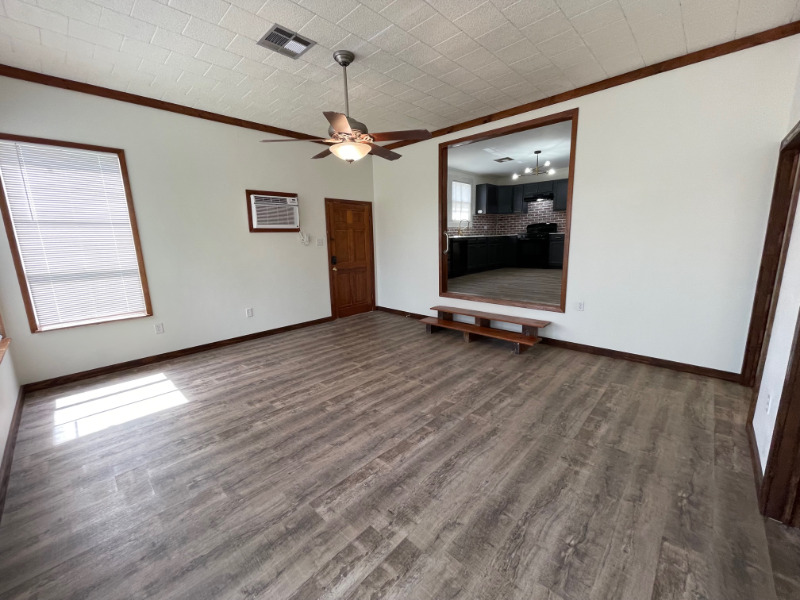 222 Utah St - Photo 3 of 19