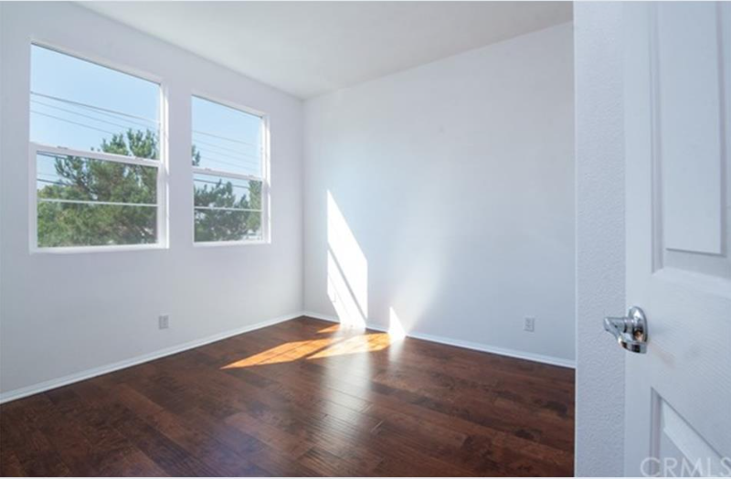 928 Lilac Ln - Photo 2 of 9