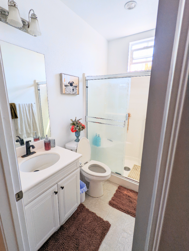 928 Lilac Ln - Photo 3 of 9