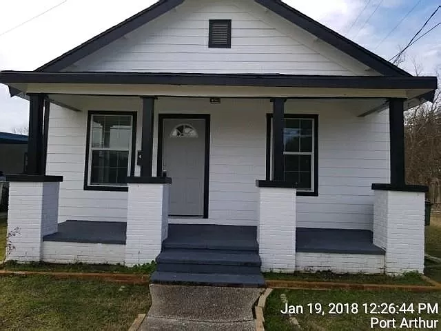 621 Marshall Ave - Photo 2 of 12