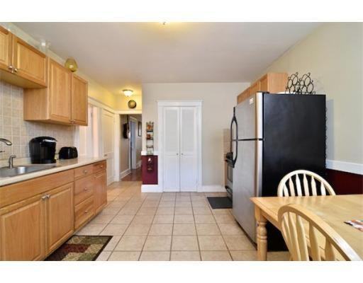 31 Weston St 2 - Photo 3 of 11