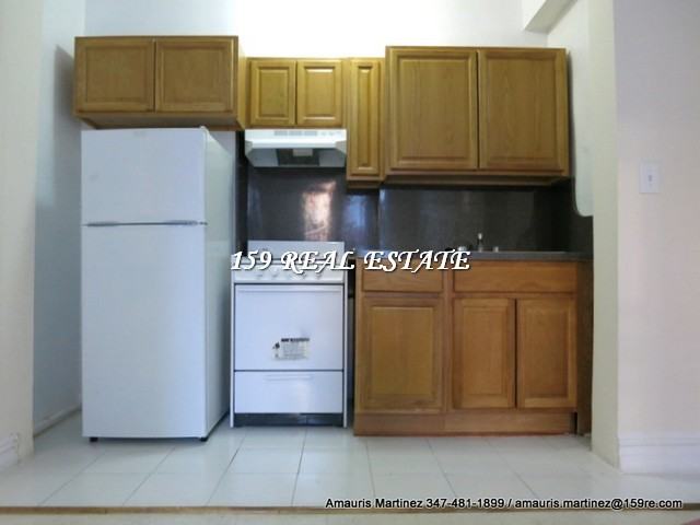 West 204th St & Cooper St