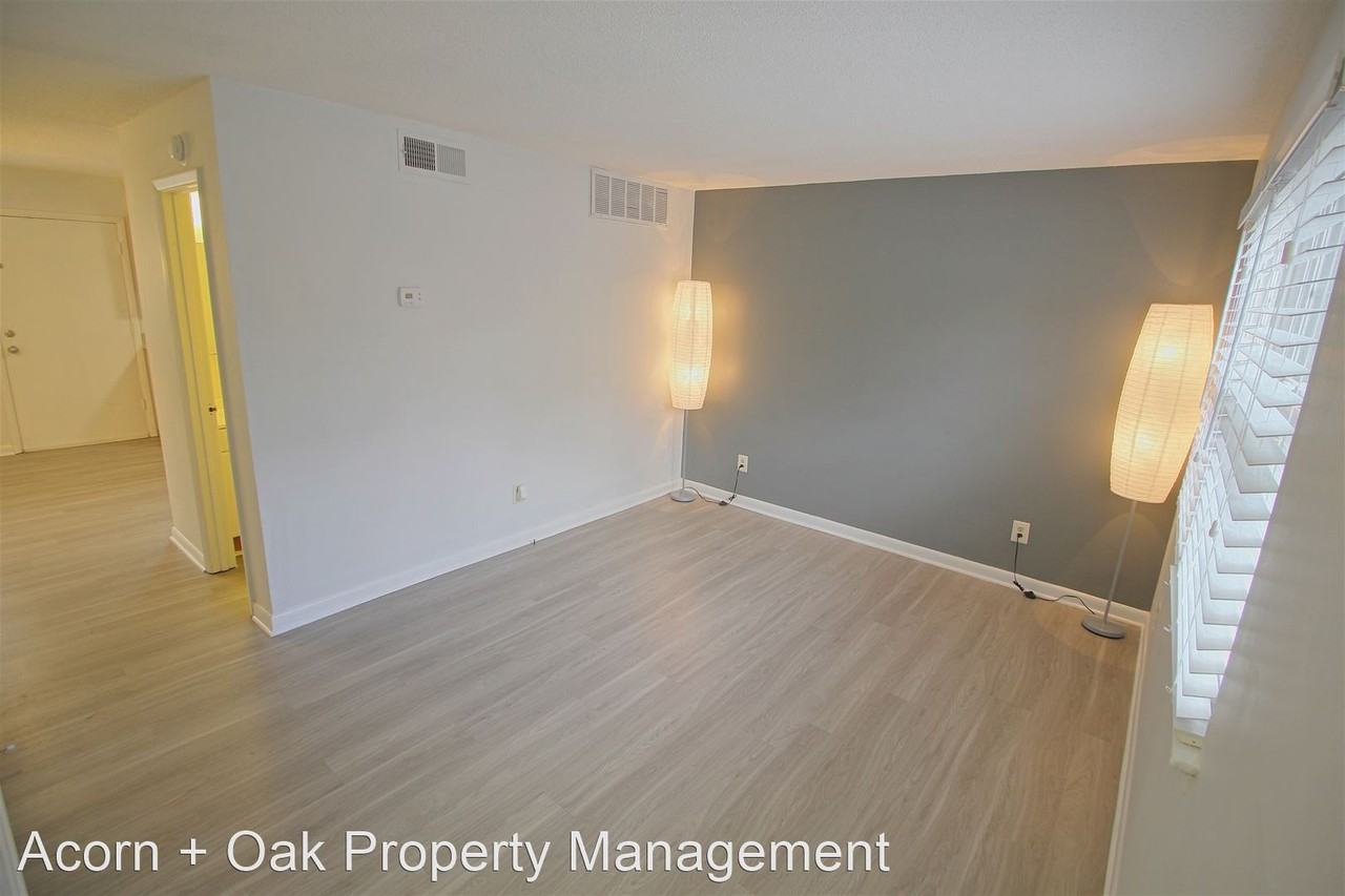 1620 Crest Rd - Photo 2 of 10