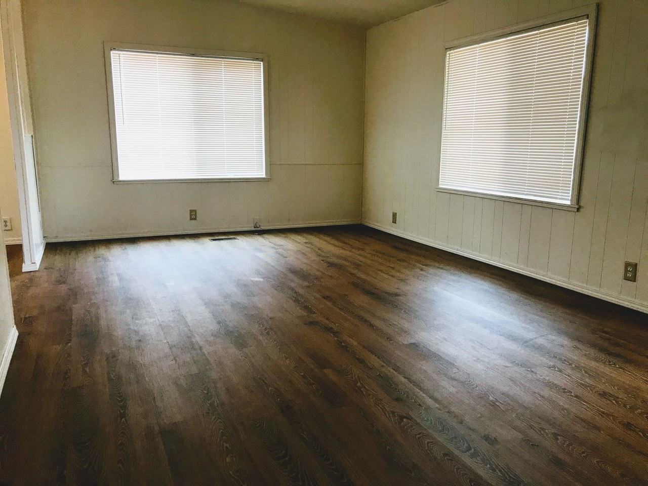 2097 Castle Ave - Photo 2 of 14