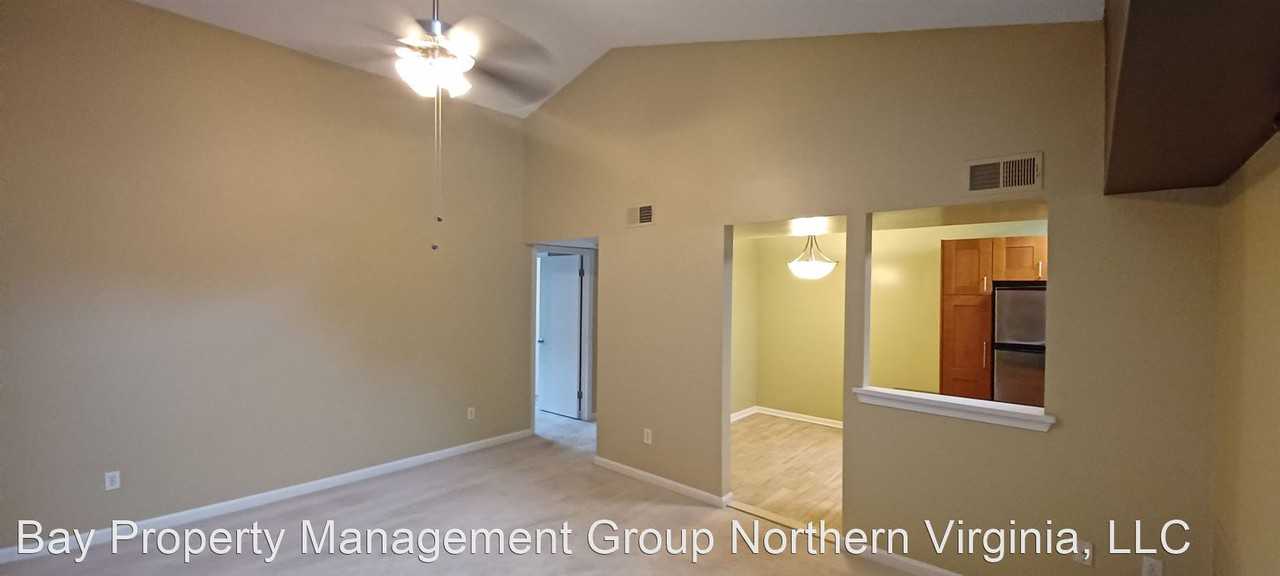 12219 Chaucer Ln - Photo 3 of 15