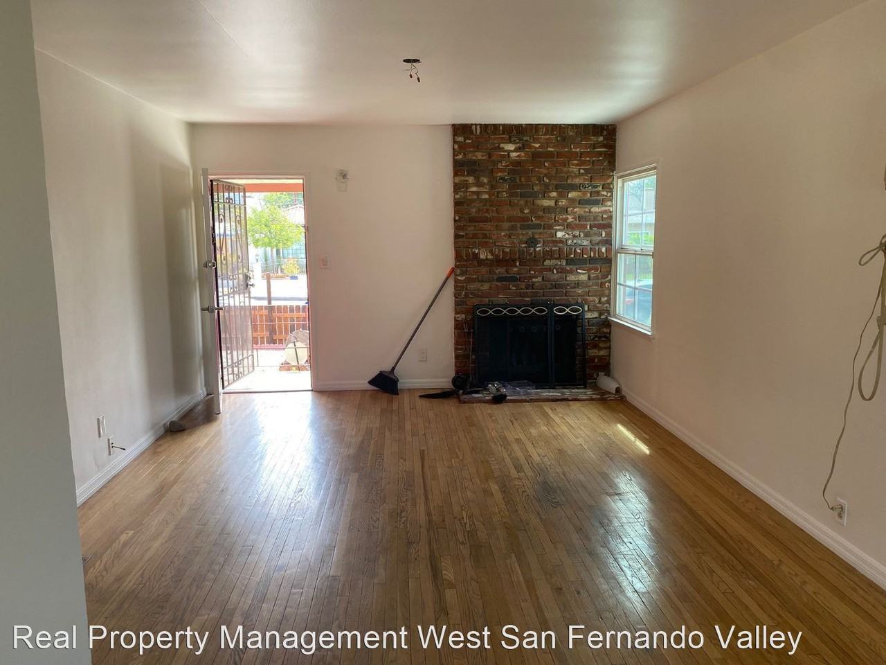 6109 Riverton Ave - Photo 2 of 11