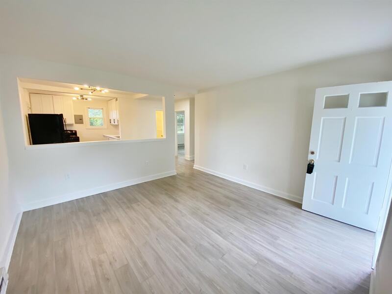 306 N Ireland St - Photo 2 of 9