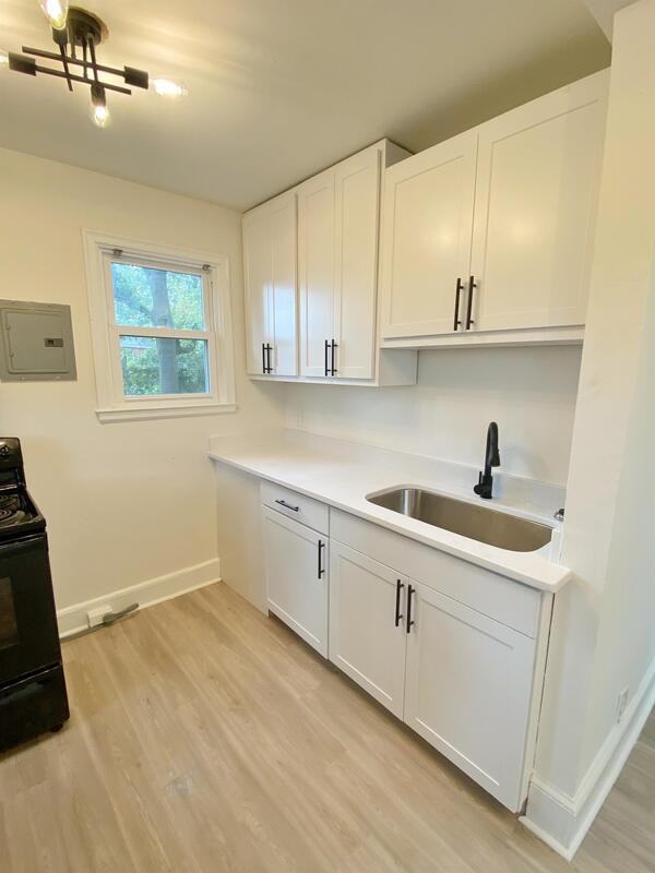 306 N Ireland St - Photo 3 of 9