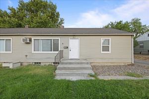 featured image of 1405/1407 Marshall Ave. #1407