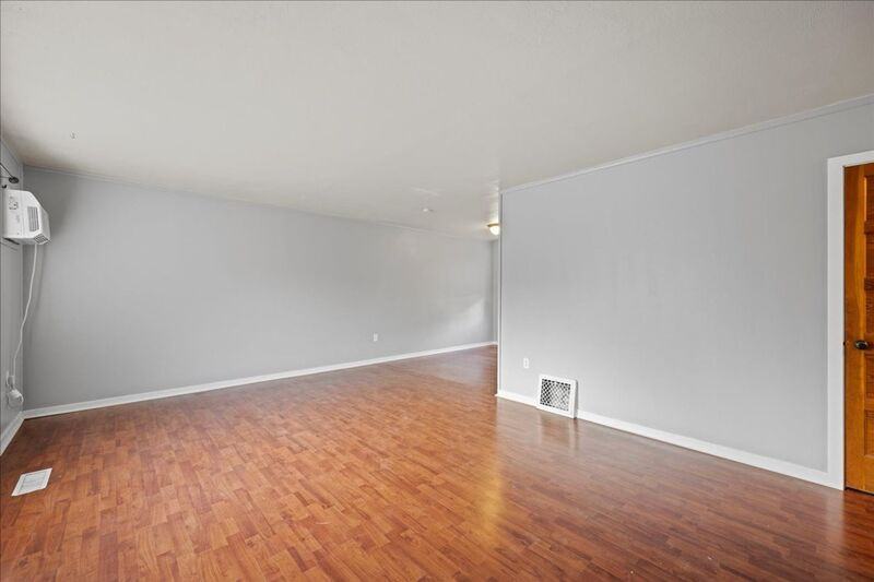 1405/1407 Marshall Ave. #1407 - Photo 2 of 16