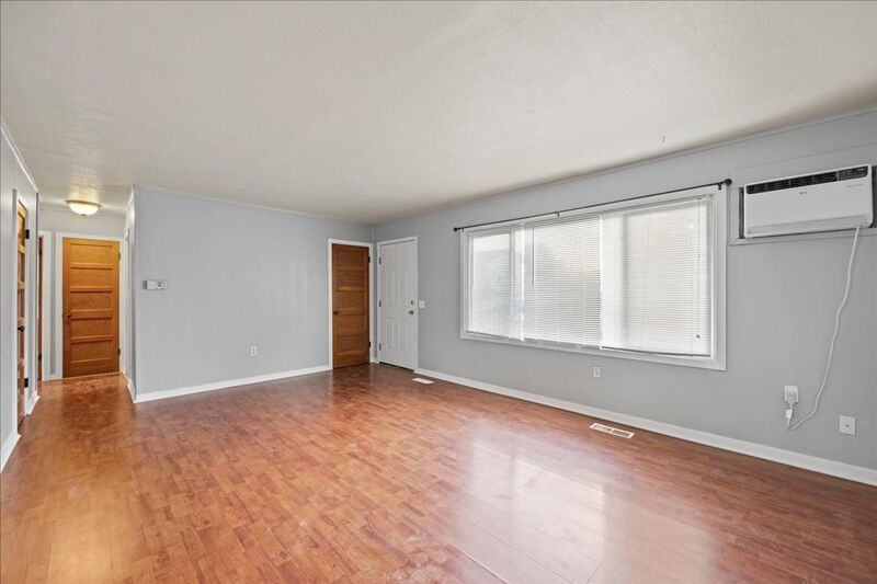 1405/1407 Marshall Ave. #1407 - Photo 3 of 16