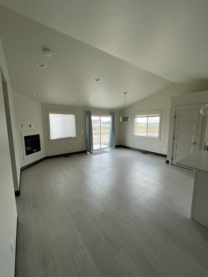 833 Lake Francis Dr - Photo 7 of 18