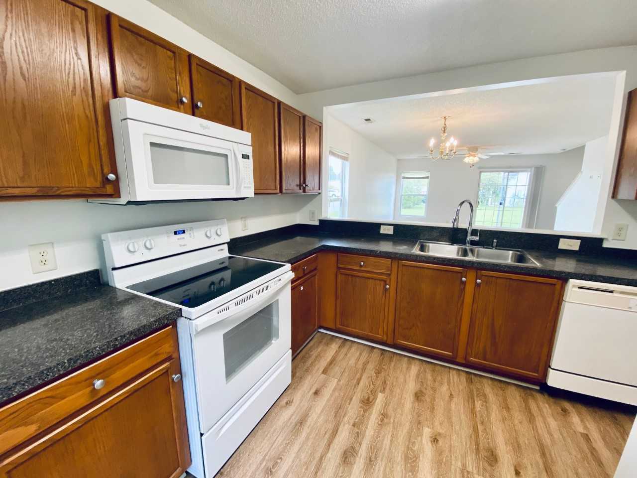 230 Bellegrove Dr - Photo 4 of 29