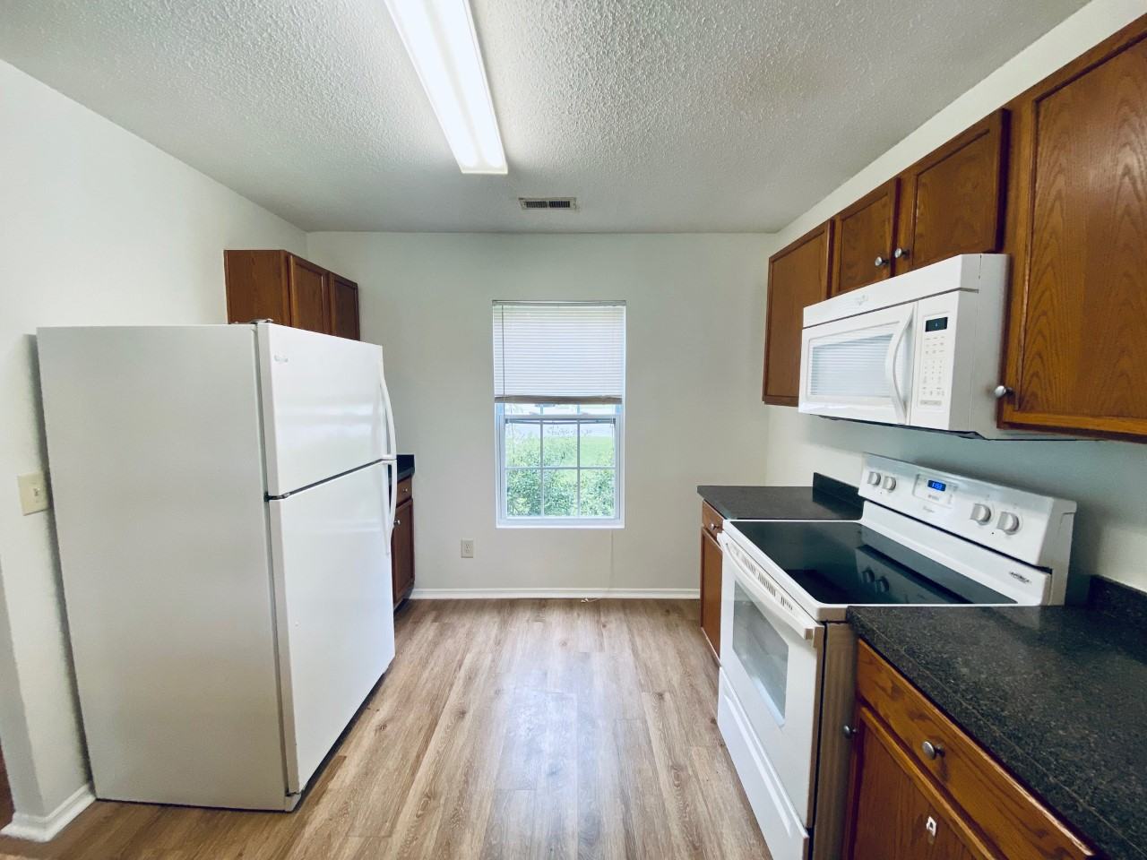 230 Bellegrove Dr - Photo 5 of 29