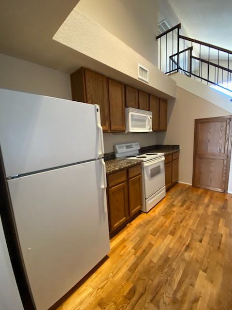 8750 W Grovers Ave - Photo 6 of 23