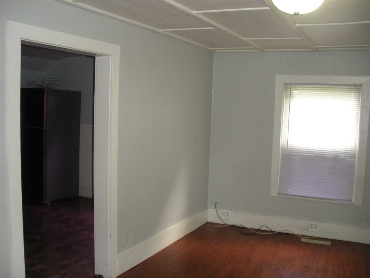 2106 Perrine St - Photo 3 of 12