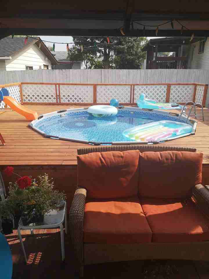 896 Abbotsford Dr Ne - Photo 3 of 4