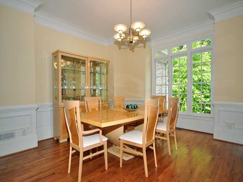 307 Alberta Terrace NE - Photo 3 of 25