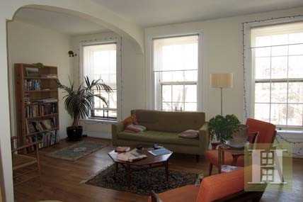 246 Cumberland St #2 - Photo 2 of 9