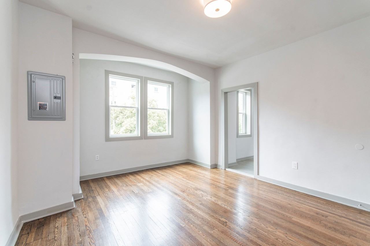 4335 Spruce St- Unit 2F - Photo 4 of 13