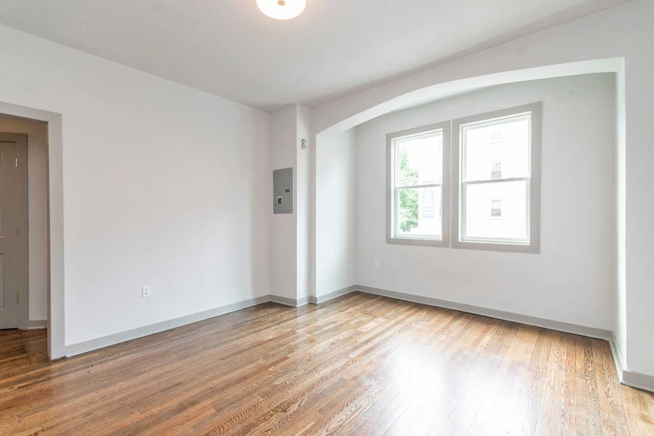 4335 Spruce St- Unit 2F - Photo 3 of 13