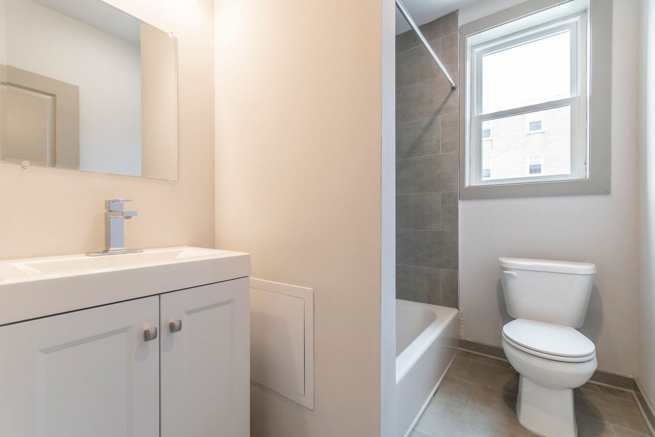 4335 Spruce St- Unit 2F - Photo 6 of 13