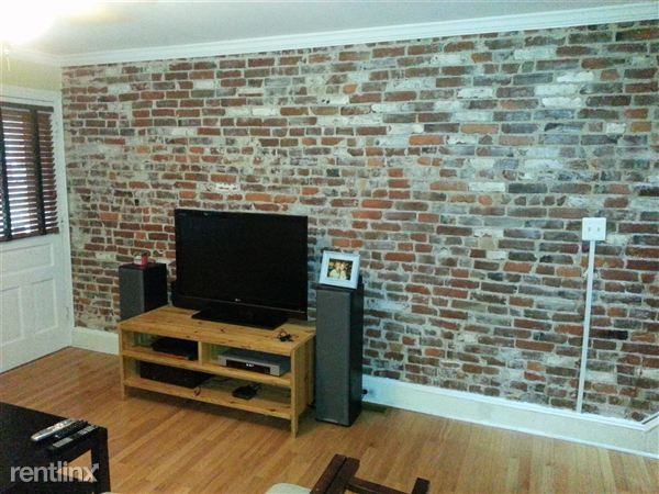 1628 Laurel St - Photo 3 of 10