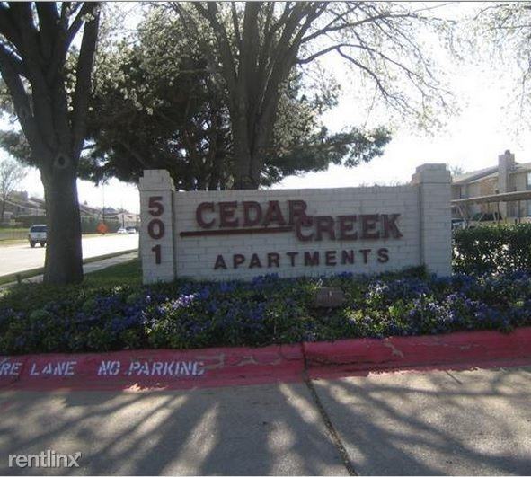 Green Oaks Ct - Photo 3 of 9