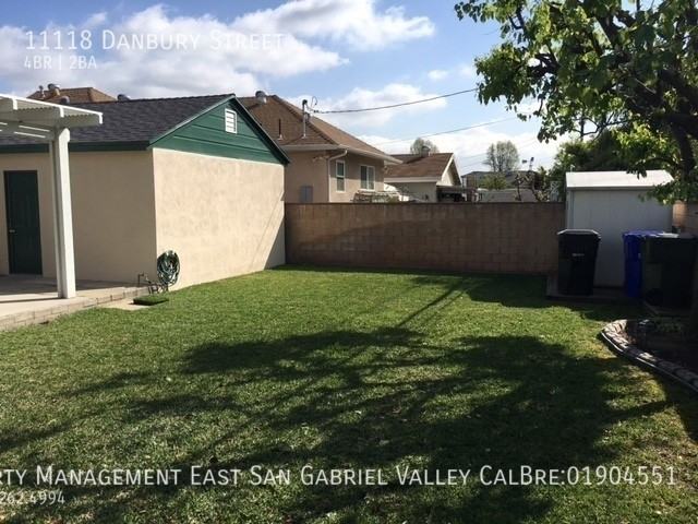 11118 Danbury St - Photo 3 of 25