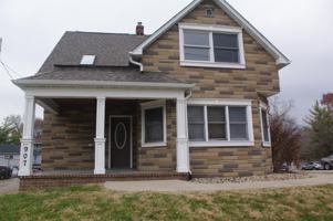 featured image of 907 Vandalia St #1
