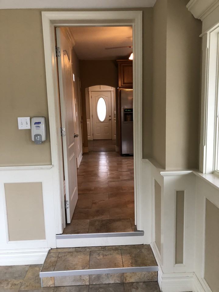 907 Vandalia St #1 - Photo 4 of 26