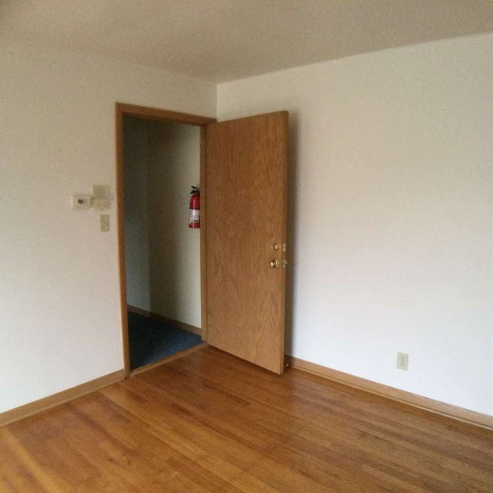 6100 W Cleveland Ave - Photo 3 of 6