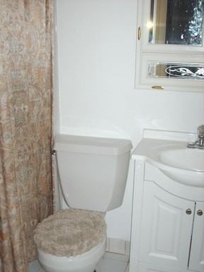 2135 Warwick Rd - Photo 2 of 3