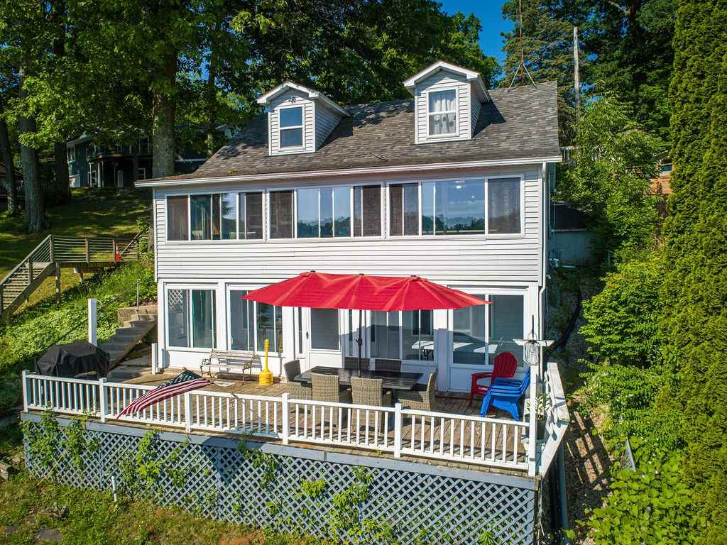 12447 Woodland Park Drive Northeast - Photo 3 of 29