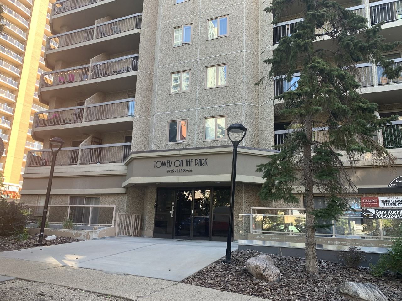 Downtown 1 bed 1 bath condo!*Underground Parking*Balcony*1 Month 1/2 Price! - Photo 2 of 33