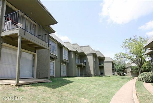 E Park Row Dr - Photo 3 of 21