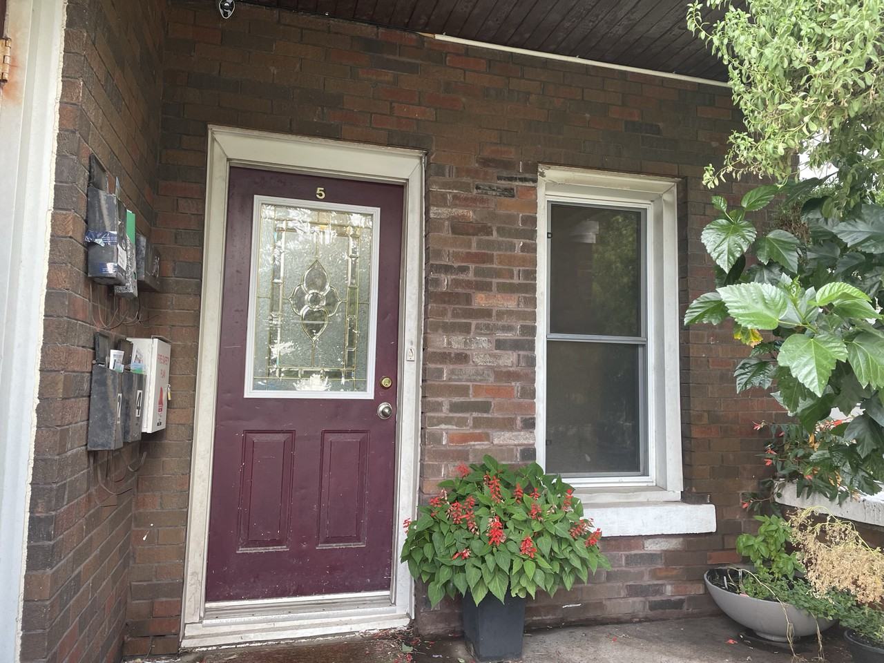 863 Marentette Avenue, unit 5 - Photo 2 of 19