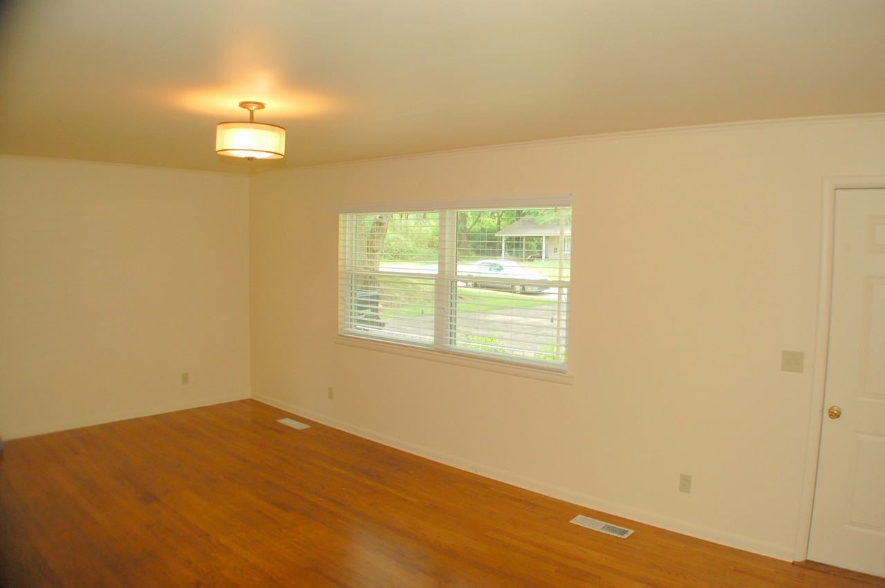 1902 N Greenvalley Ave - Photo 2 of 20