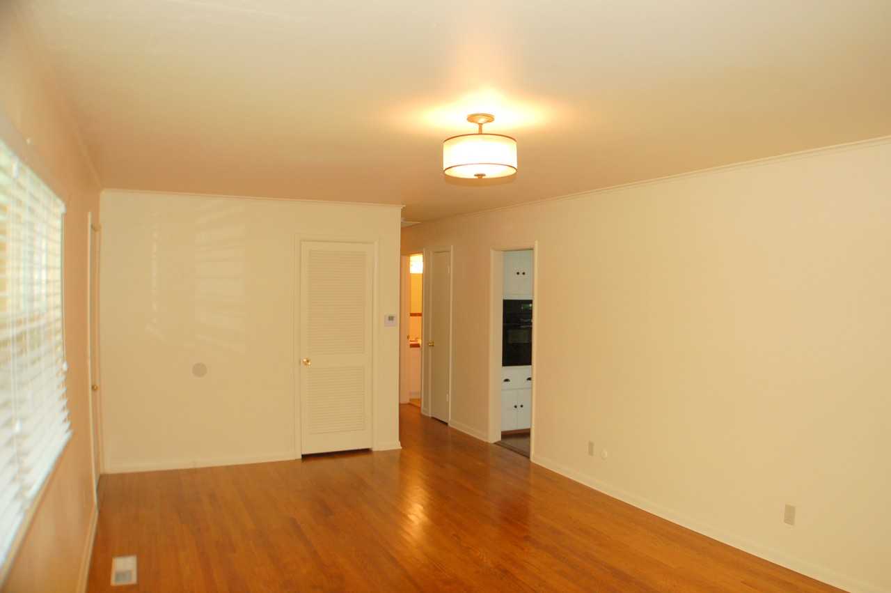 1902 N Greenvalley Ave - Photo 3 of 20