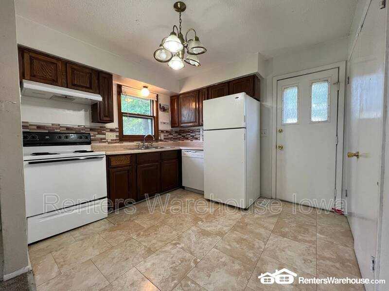 912 E Railroad Ave - Photo 5 of 16